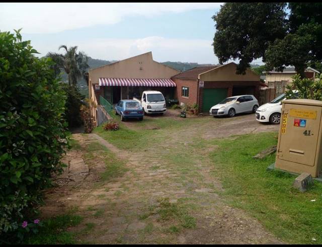 6 BEDROOM HOUSE FOR SALE IN QUEENSBURGH CENTRAL